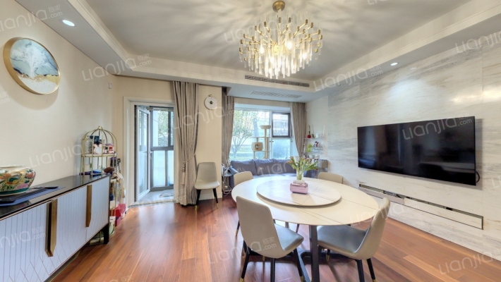 晶耀名邸二手房实景图