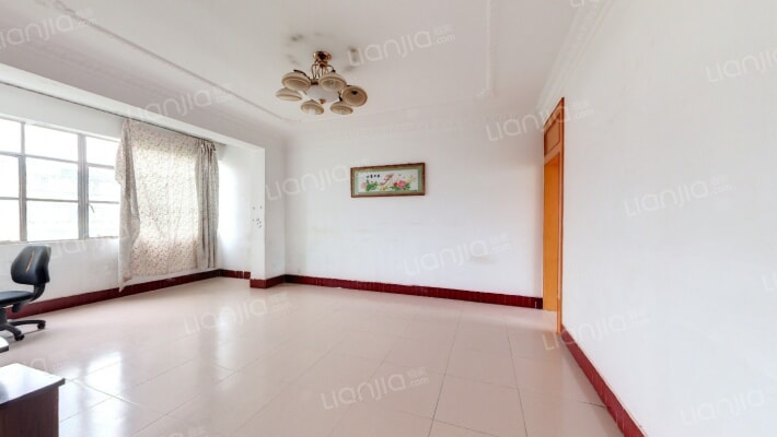 新发小区二手房实景图