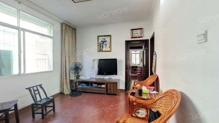 金属大院二手房实景图