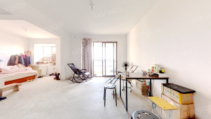 玖隆花苑二手房实景图