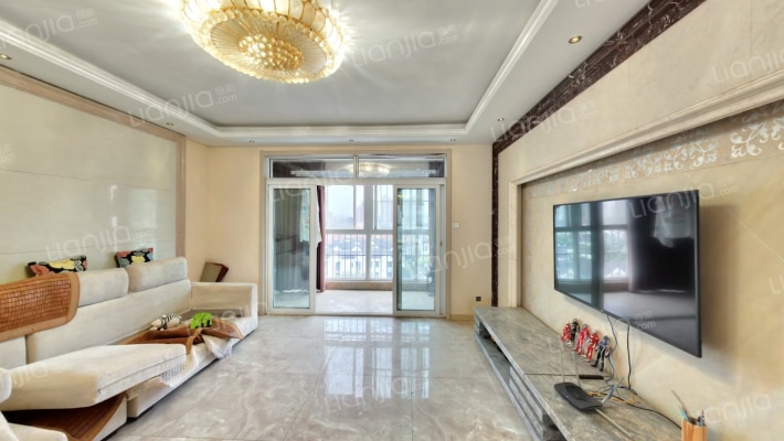 益兴名人湾二手房实景图