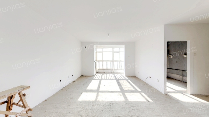 凯旋门，毛坯房随意装修，中间楼层，房本满二-卧室