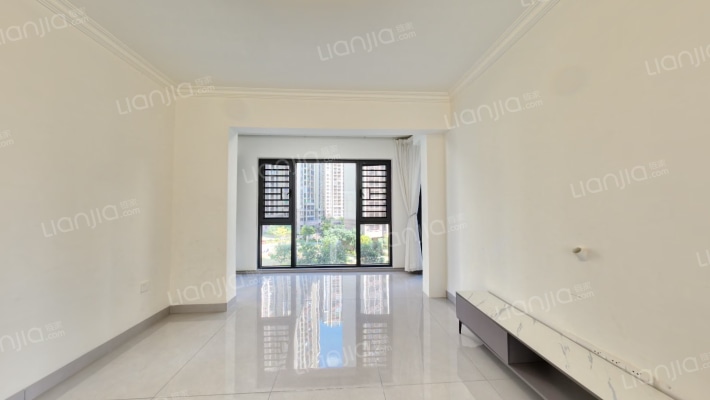 世茂福晟钱隆华府二手房实景图