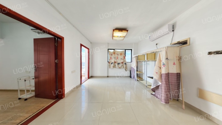 晶地顺苑二手房实景图