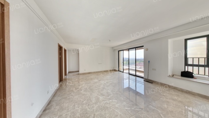 美的翰湖苑二手房实景图