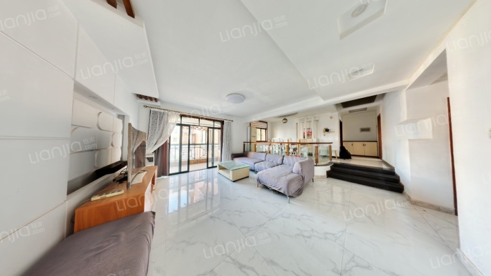 新田绿洲东区二手房实景图