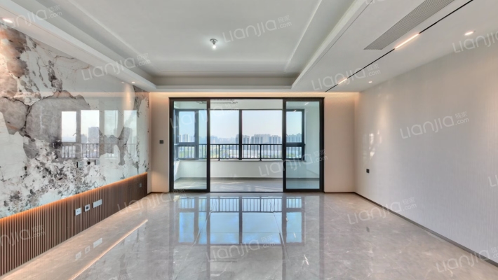 兴港和昌湖畔天樾二手房实景图