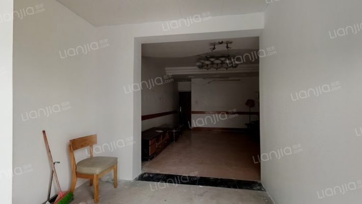 自来水公司巴陵东路小区二手房实景图