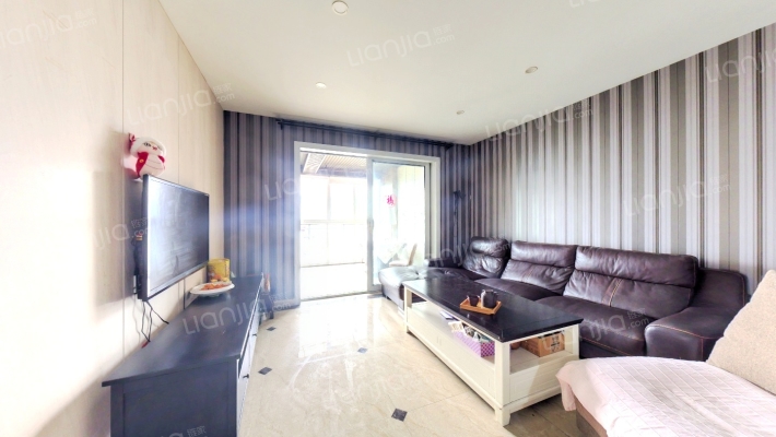 东域龙湾一期二手房实景图