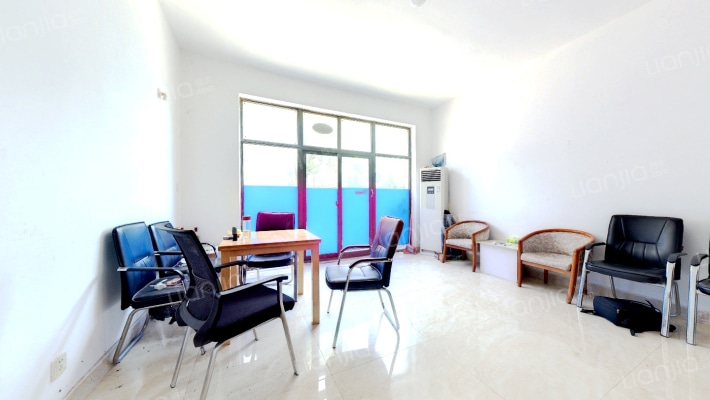 枫丹白露别墅二手房实景图