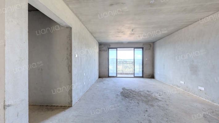 医大蟠龙瑧泽苑二手房实景图