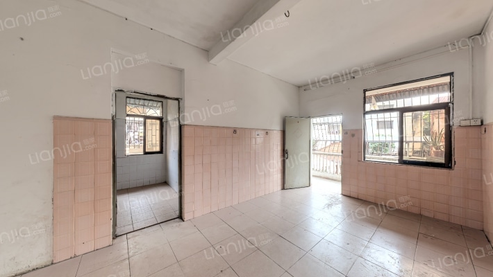 学背街二手房实景图