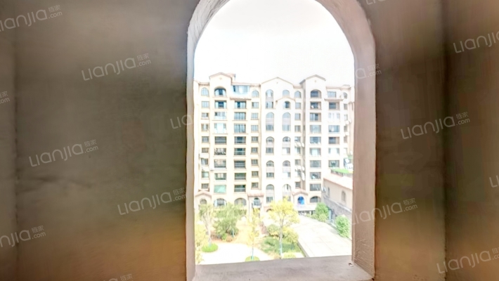 宝德·东堤湾1号二手房实景图