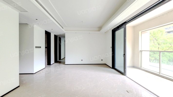 香港置地衿湖翠林云峯二期二手房实景图