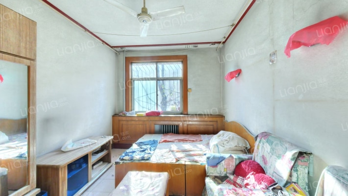 汽车一队宿舍二手房实景图