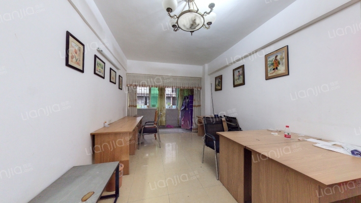 嘉年华小区二手房实景图