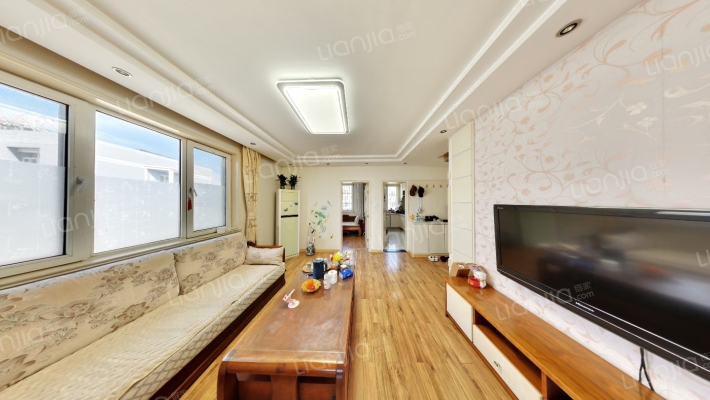 百通依山小居二手房实景图