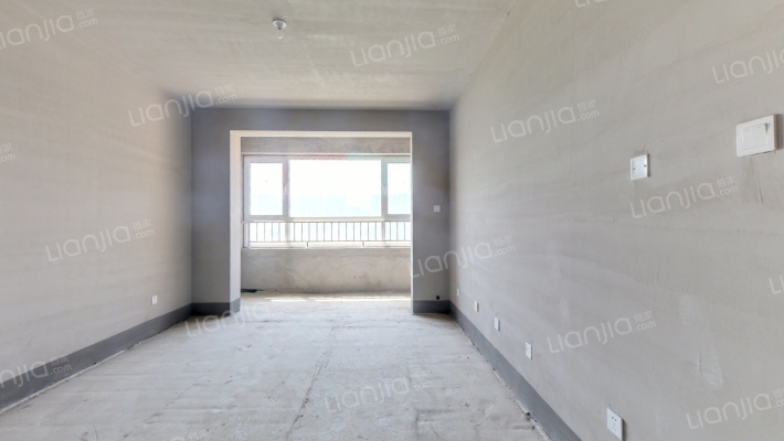 位置优越，交通便利，配套齐全！-客厅