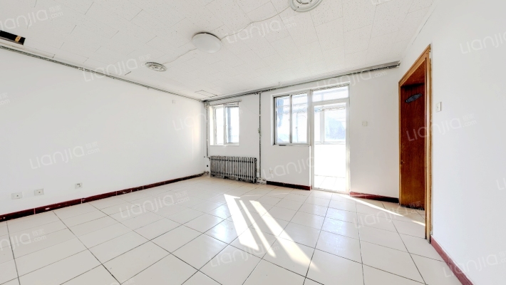 鲁能经纬大厦二手房实景图