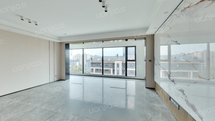 中欧金茂府二手房实景图