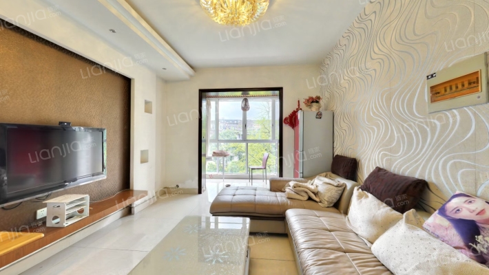 岷江河畔二手房实景图