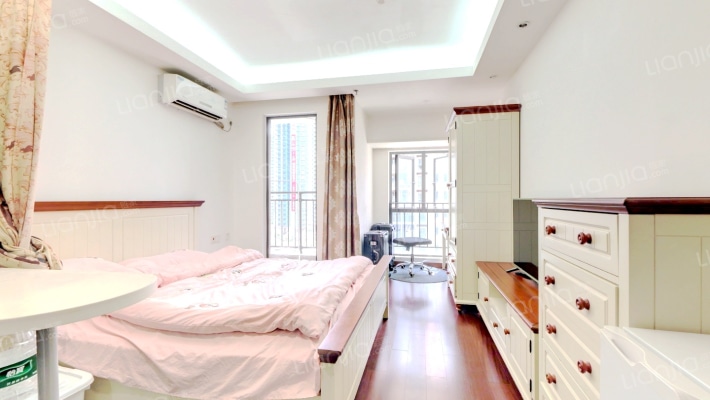 万科红三期二手房实景图