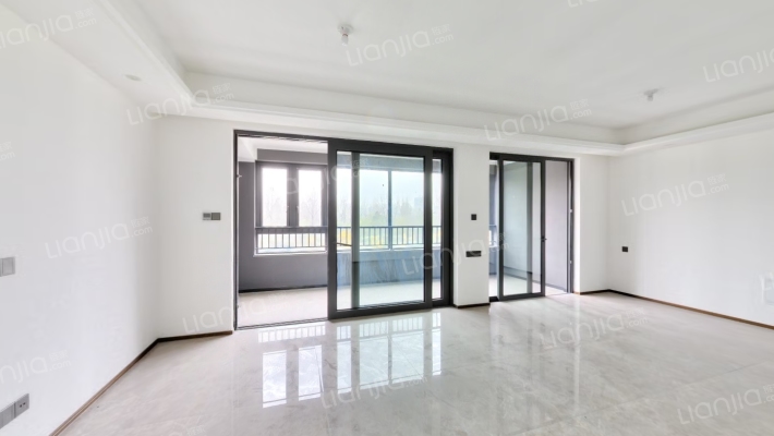 融创澜岸里二手房实景图