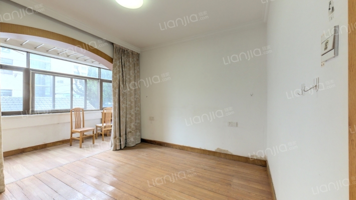 十字街130号二手房实景图