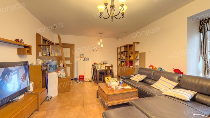 华景新城逸致居二手房实景图