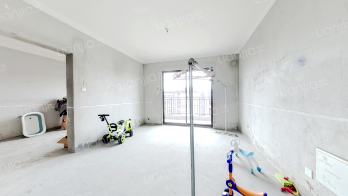 荣润麒麟府二手房实景图