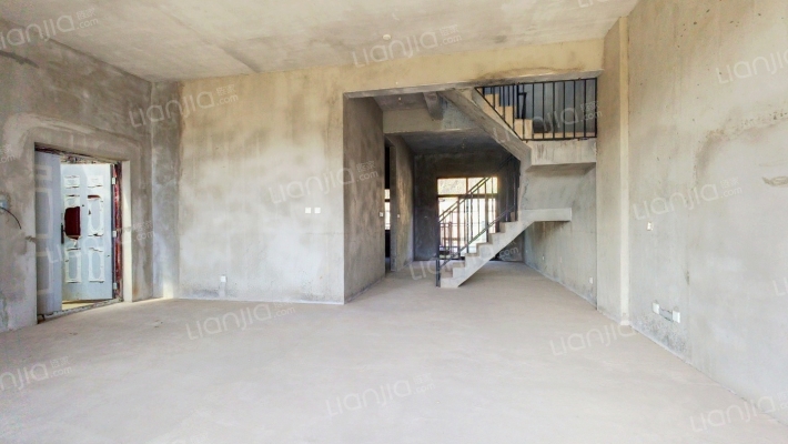 东湖山花雨别墅二手房实景图