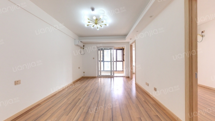 万科城市之光南区二手房实景图