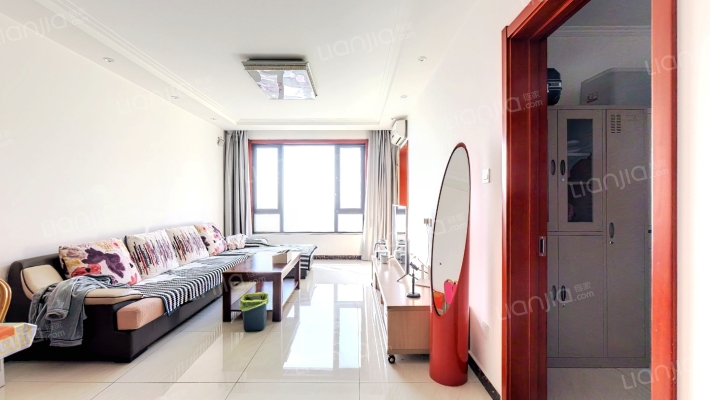 南向三居 视野好 70年住宅产权 视野开阔 楼间距大-客厅