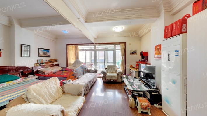 世格公寓二手房实景图