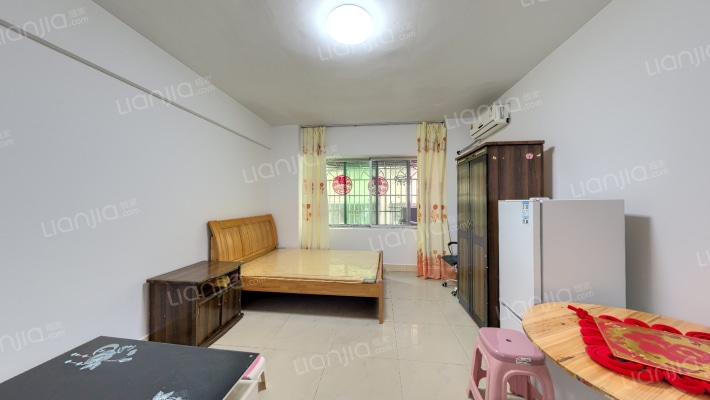 阳光假日公寓二手房实景图