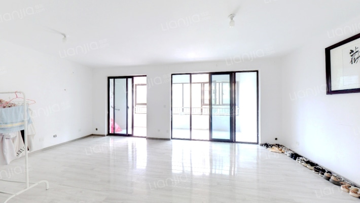 万瑞林山翠语二手房实景图