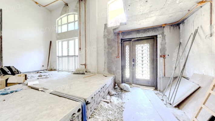 金领国际(别墅)二手房实景图