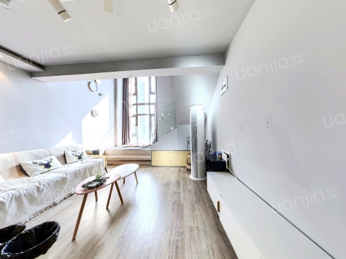 整租·长嘉汇二期 1室1厅 跃层 南