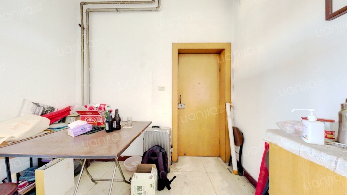 卫生材料厂宿舍二手房实景图