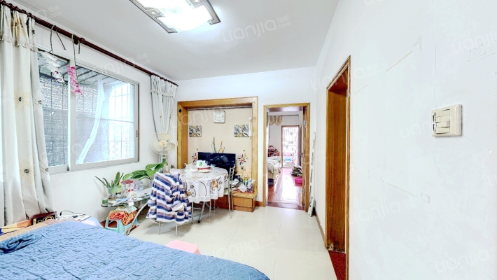 茶会社区二手房实景图