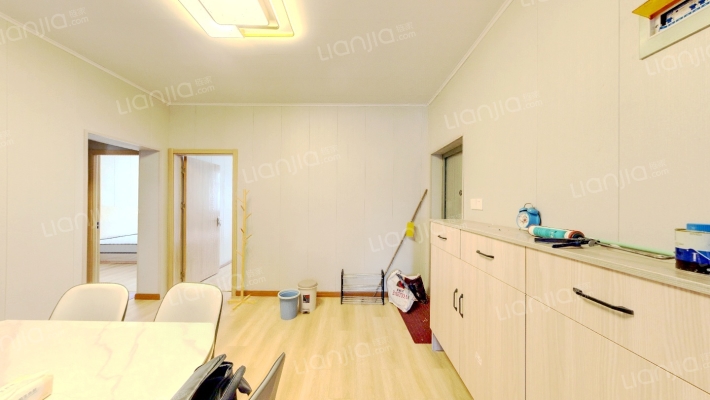 粮食局宿舍二手房实景图