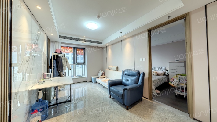 海景文苑东区二手房实景图