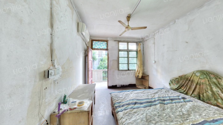 自行车厂宿舍二手房实景图