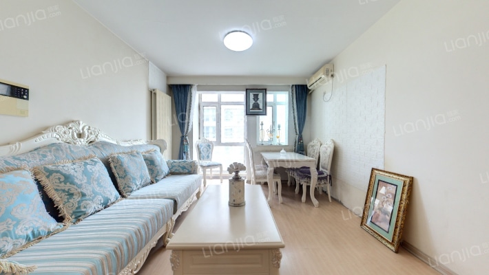 悦泰诚里二手房实景图