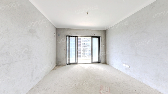 世荣碧水岸二手房实景图