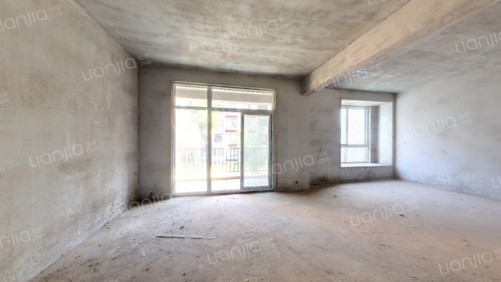 中央美地二手房实景图