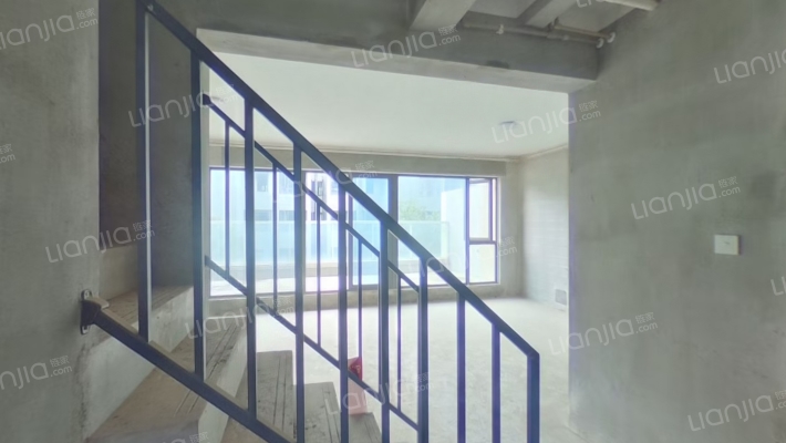 铂臻花园二手房实景图