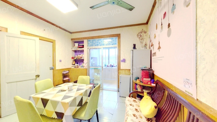 春南社区康月路二手房实景图