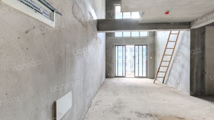 医大蟠龙瑧泽苑二手房实景图