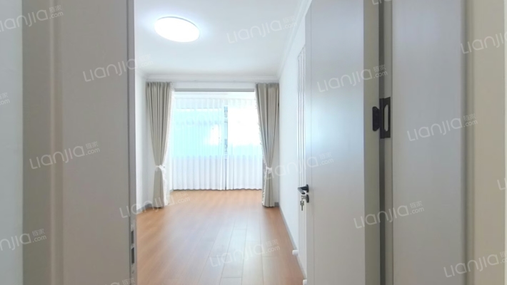 公交家属院二手房实景图